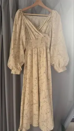 PUMKINPORT 長袖ワンピース Mサイズ 花柄のサムネイル