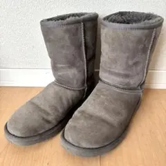 UGG グレー ムートンブーツのサムネイル