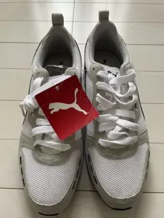 ブラック スニーカー