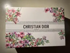 Christian Dior 花柄ギフトボックス