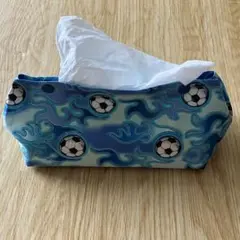 イナズマブルーティッシュケース　サッカー柄 × ブルーボタン