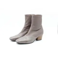 Item thumbnail for item cab93a96-a5f6-4ea2-a132-6fe06cb399ea