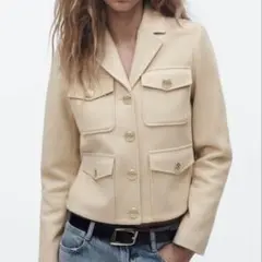 ZARA ゴールドボタン クロップドジャケット ベージュ XS
