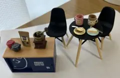 カフェテーブル　チェア　コーヒーミル　サンドイッチ　リラックマ　スヌーピー