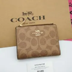 新品　COACH　折り財布　2つ折り財布　レディース　人気の小銭入れ付き