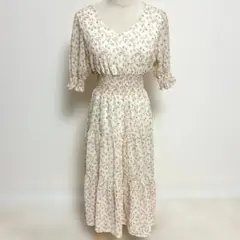DAY CLOSET 半袖小花柄ウエストシャーリングリゾートワンピースのサムネイル