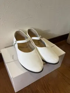 【がっちゃん様専用箱無し金額】ホワイト メリージェーンシューズ 低ヒール