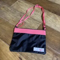 Mizuno ショルダーバッグ 黒/ピンクのサムネイル