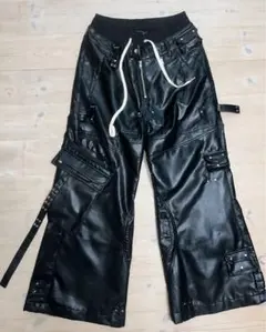 COZY WORLDWIDE フェイクレザー カーゴパンツ ブラック M - メルカリ