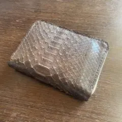 二つ折り財布 ヘビ革