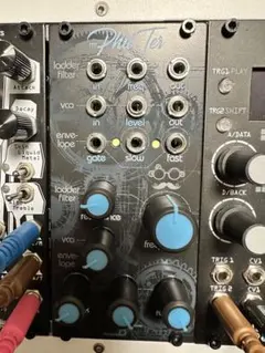 【極上美品】cascadia モジュラーシンセサイザー 、おまけ多数 モジュラーシンセの向き不向き – JunkYardMachineMusic