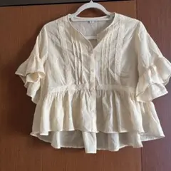 GU レースフリルブラウス　半袖　Sサイズ