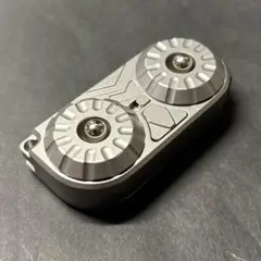 音叉内蔵！ハンドスピナー EDC フィジェットトイ - メルカリ