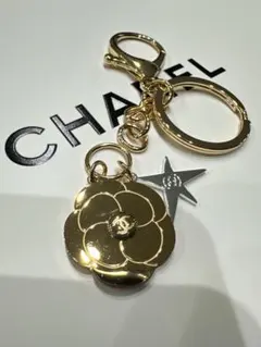 CHANEL 2025 ホリデー シャネル チャーム キーホルダー カメリア
