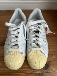 スニーカー（adidas）