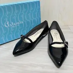 美品　アルテミスバイダイアナ　バックルストラップ エナメル　フラットシューズ　黒