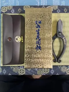 兼厚作 手打 盆栽鋏 生花用鋏 専用ケース付のサムネイル