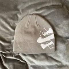 Y2Kグレー ロゴ入り ニット帽