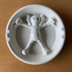 激レア KAWS × Gallery1950 ASHTRAYのサムネイル