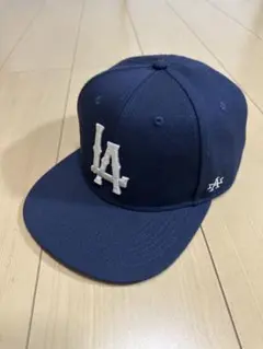 ドジャース　LAロゴ刺繍 キャップ　スナップバック