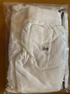 色ホワイト　フード付き