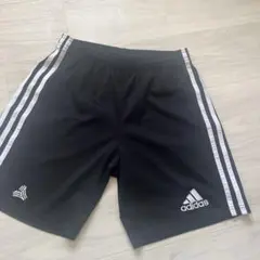 adidas 黒 ハーフパンツ 160
