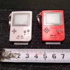 【 当時物 】ポケモンガチャ　ゲームボーイ型　ミニスライド　キーホルダー　２個