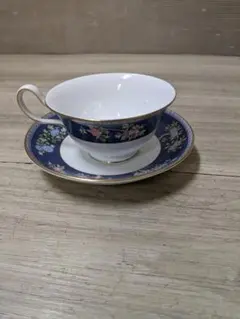 ウエッジウッド 廃盤品 ブルーサイアム B&Bプレート 角皿 金彩 希少 レア ウェッジウッド ブルーサイアム 20cmプレートを買い取りました