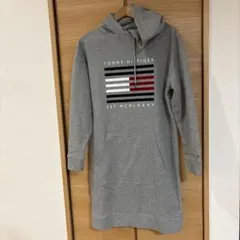 TOMMY HILFIGER グレー パーカー XS