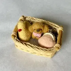 ♡羊毛フェルト カゴ入りワンちゃん♡ マスコット ぬいぐるみ 犬 花 籠