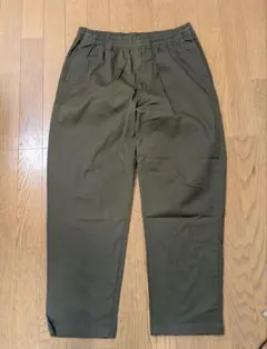 ユニクロ イージパンツ オリーブ