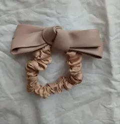 週末値下げ！ベージュ リボン付きヘアゴム