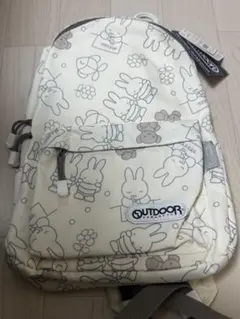 新品 OUTDOOR ポムポムプリン 総柄 リュック サンリオ - メルカリ