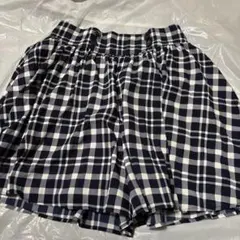 ネイビーとホワイトのチェック柄キュロット