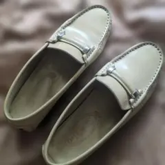 TOD'S レザーローファー クリーム色 35.5のサムネイル