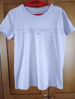 ✨値引き♦UNDER ARMOUR バイオレット Tシャツのサムネイル