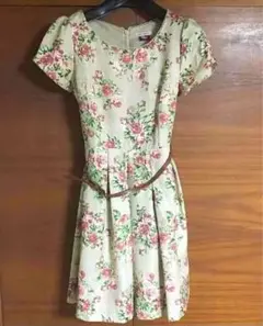 【ディズニー】限定 コラボ レストローズ ワンピース ミニーちゃん 薔薇