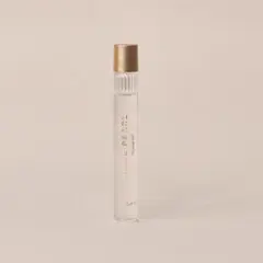 her lip to Roll-on PerfumeOil NUDE PEARL