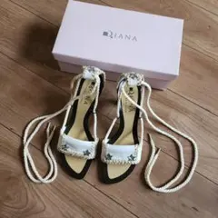 超美品⭐️ダイアナ　星　編み上げ　ビジュー　スタースタッズ　24 サンダル