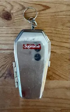 Supreme 陶器製 灰皿 トライアングル型 - メルカリ