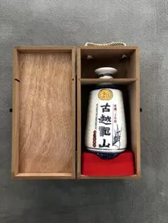 古越龍山 20年 紹興酒 陶器ボトル ギフト箱入り - メルカリ