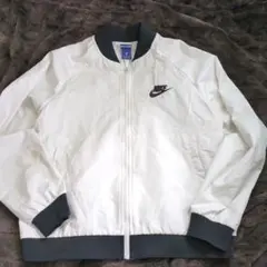 Nike ホワイト ジャンパー　XL