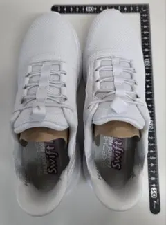 SKECHERS SWIFT FIT 23.0cm ホワイト