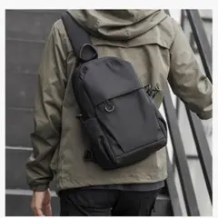 カジュアル☘️ワンショルダーバッグ 　ブラック　32×26cm 斜めがけ　撥水