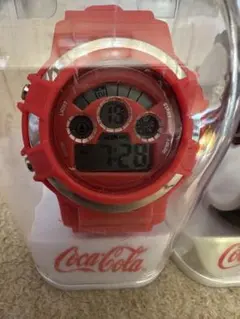 Coca-Cola スポーツウォッチ 赤 白 - メルカリ