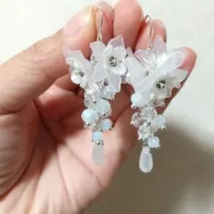 チェコドロップ×フラワーモチーフピアスイヤリング　ハンドメイド