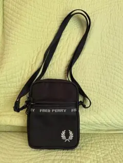 FRED PERRY Taped Side Bag ショルダーバッグ　美品のサムネイル