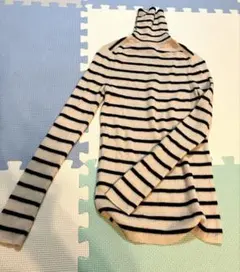 ユニクロ　エクストラファインメリノリブタートルネックセーター　ボーダー　M