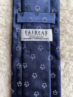 フェアファクス　FAIRFAX ネクタイ　ネイビー　小花、小紋柄　クリーニング済のサムネイル