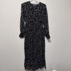 NICE CLAUP 花柄ロングワンピース ネイビー　黒　長袖　薄手　秋　春